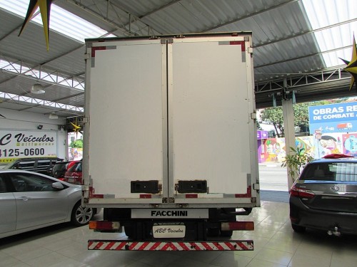 MERCEDES-BENZ 710 115 CV 2009/2009