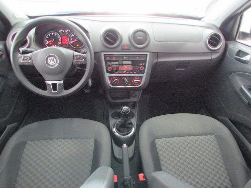 VOLKSWAGEN VOYAGE 1.6 MI COMFORTLINE 8V TOTAL FLEX 4P MANUAL 2015/2016