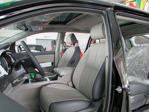 KIA CARNIVAL EX 3.3 COM TETO SOLAR 2018/2019