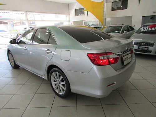 TOYOTA Camry 3.5 XLE V6 24V GASOLINA 4P AUTOMÁTICO 2013/2013