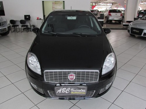 FIAT Linea 1.8 ESSENCE 16V FLEX 4P DUALOGIC 2013/2013
