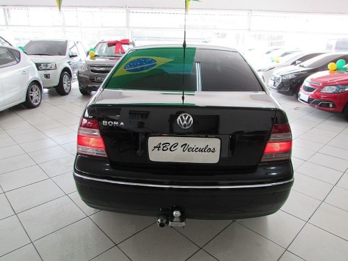 VOLKSWAGEN Bora 2.0 MI 8V GASOLINA 4P AUTOMÁTICO 2006/2007
