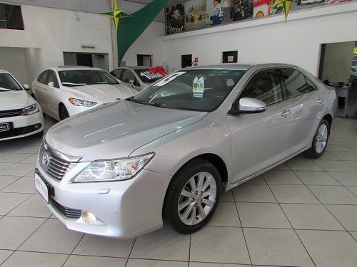 TOYOTA Camry 3.5 XLE V6 24V GASOLINA 4P AUTOMÁTICO 2013/2013