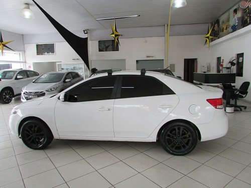 KIA CERATO 1.6 EX SEDAN 16V GASOLINA 4P MANUAL 2011/2012